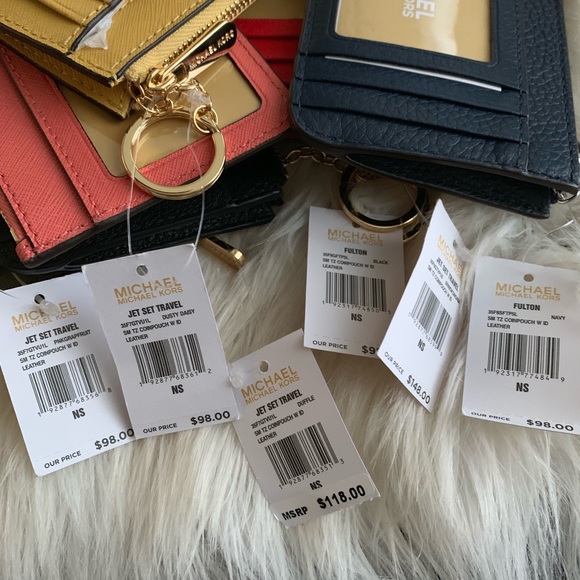 Sale❣️ New MK cardholder ♥️ each - Picture 6 of 6